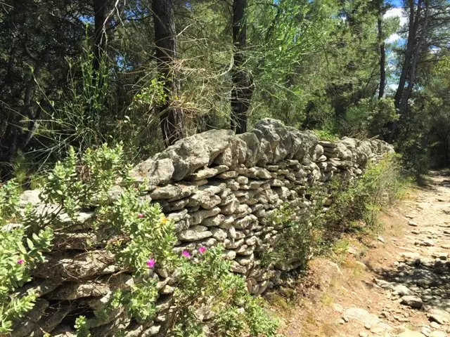 Le sentier de la pierre sèche