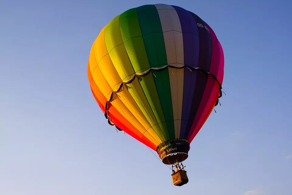 Hot-air ballooning