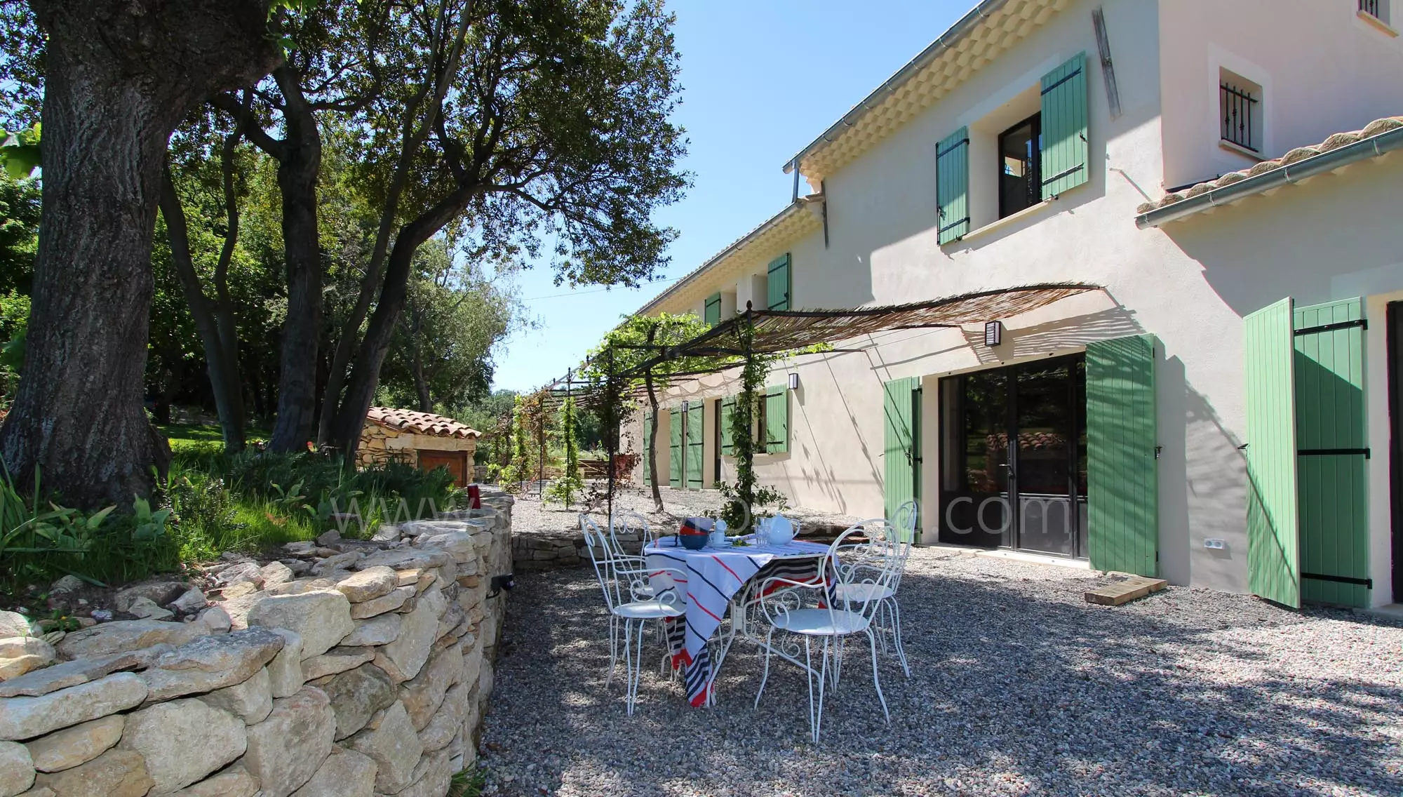 Fully-renovated Provencal farmhouse