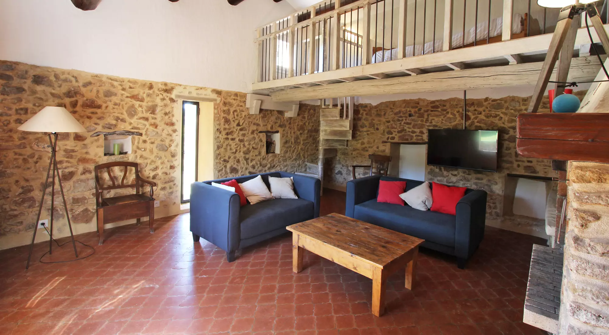 Sitting room with mezzanine