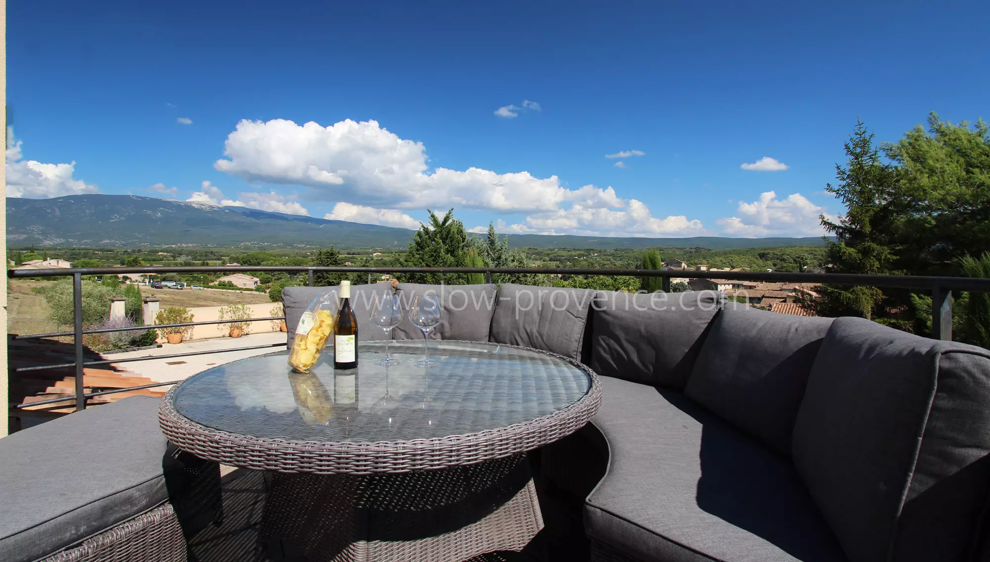 Terrace with Mont-Ventoux view