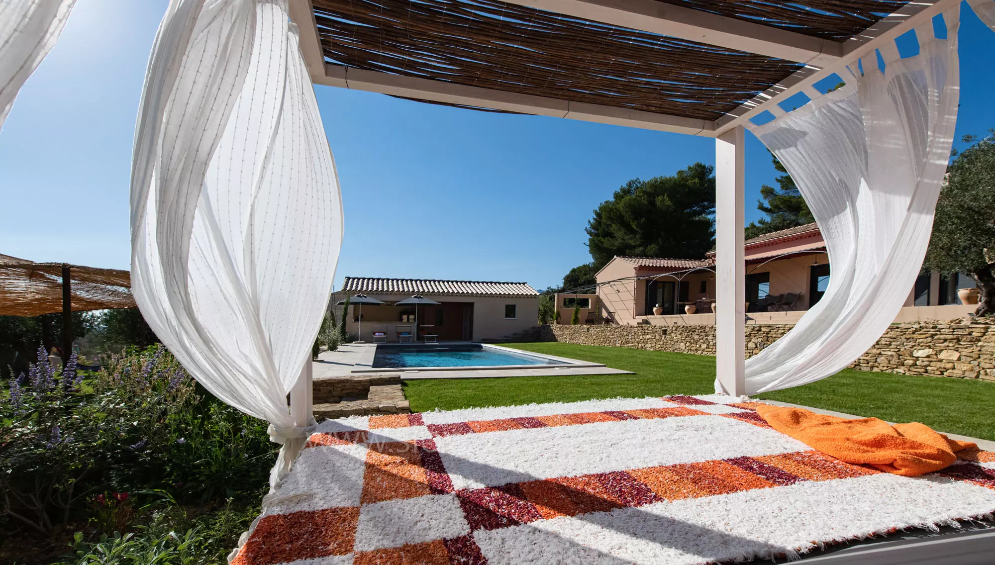 Cosy area around the pool