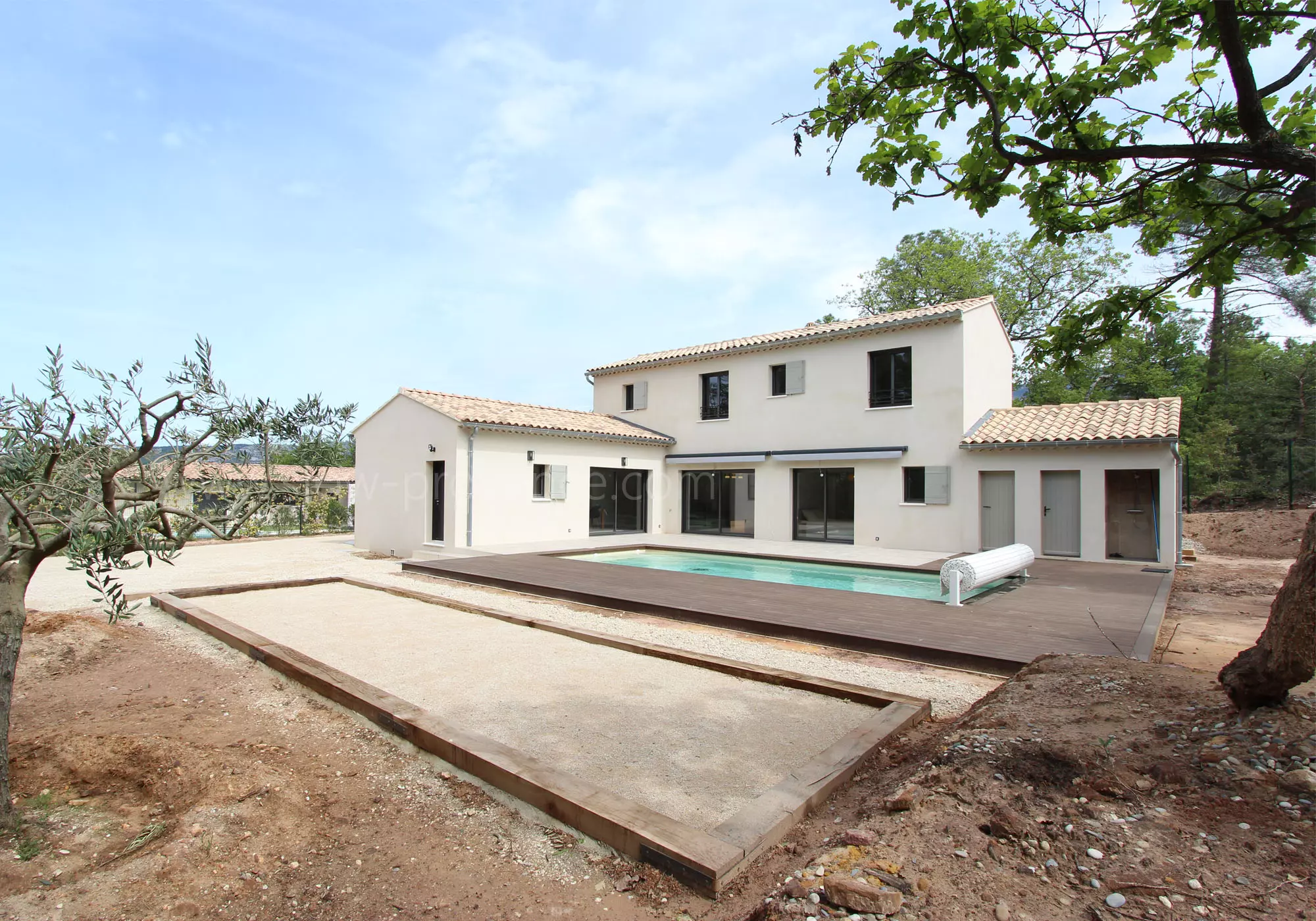 Villa avec piscine privée et terrain de pétanque