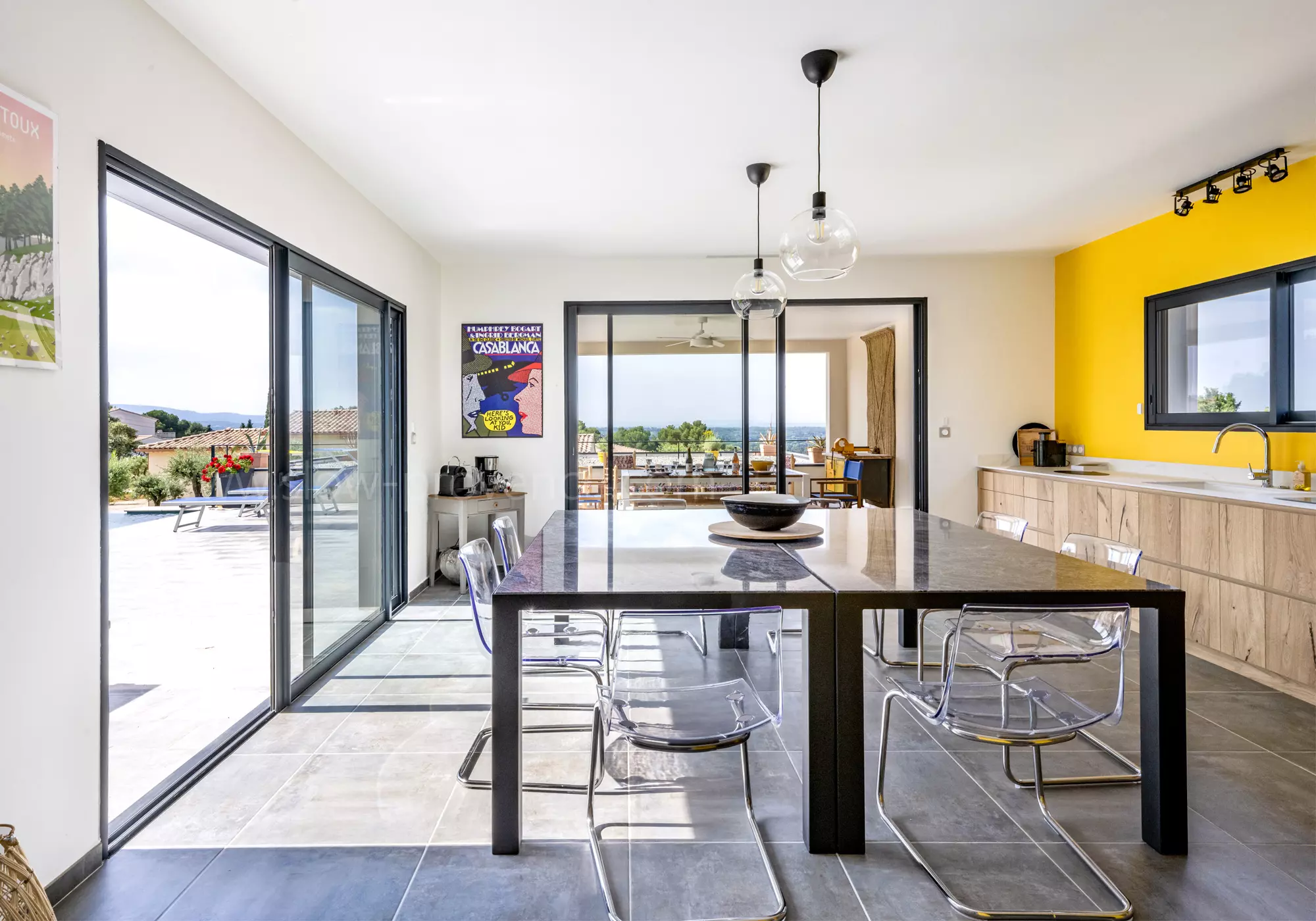 Kitchen open onto the terrace