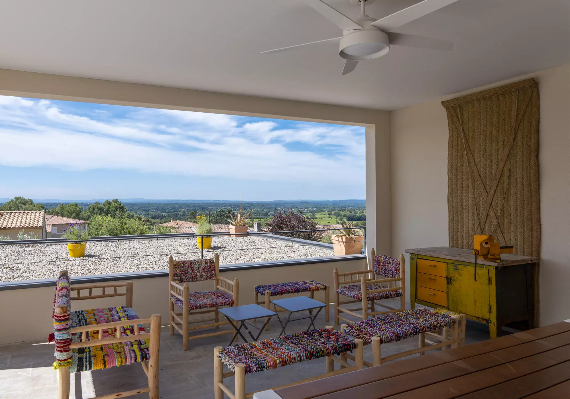 Furnished covered terrace