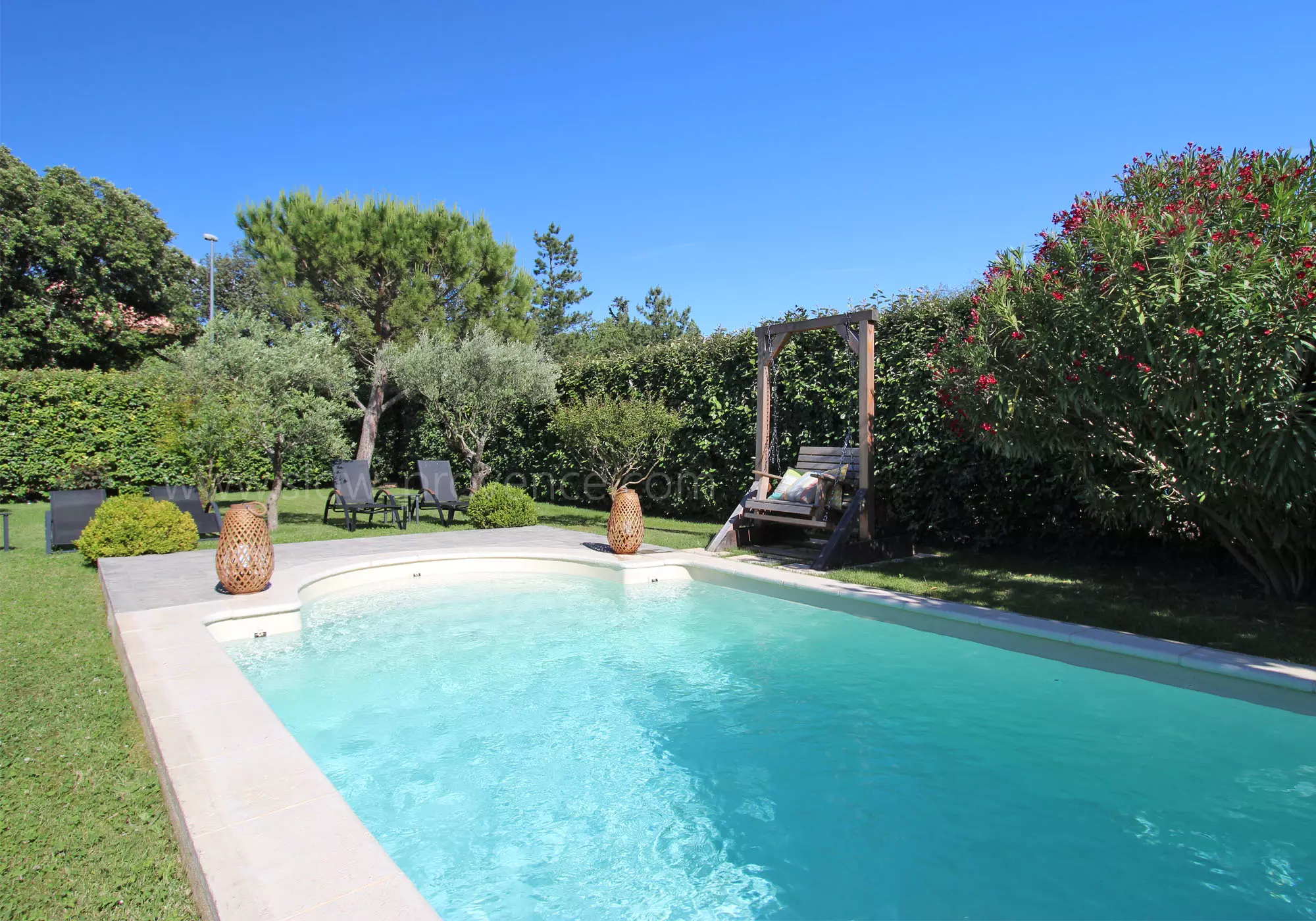 Jolie piscine privée chauffée