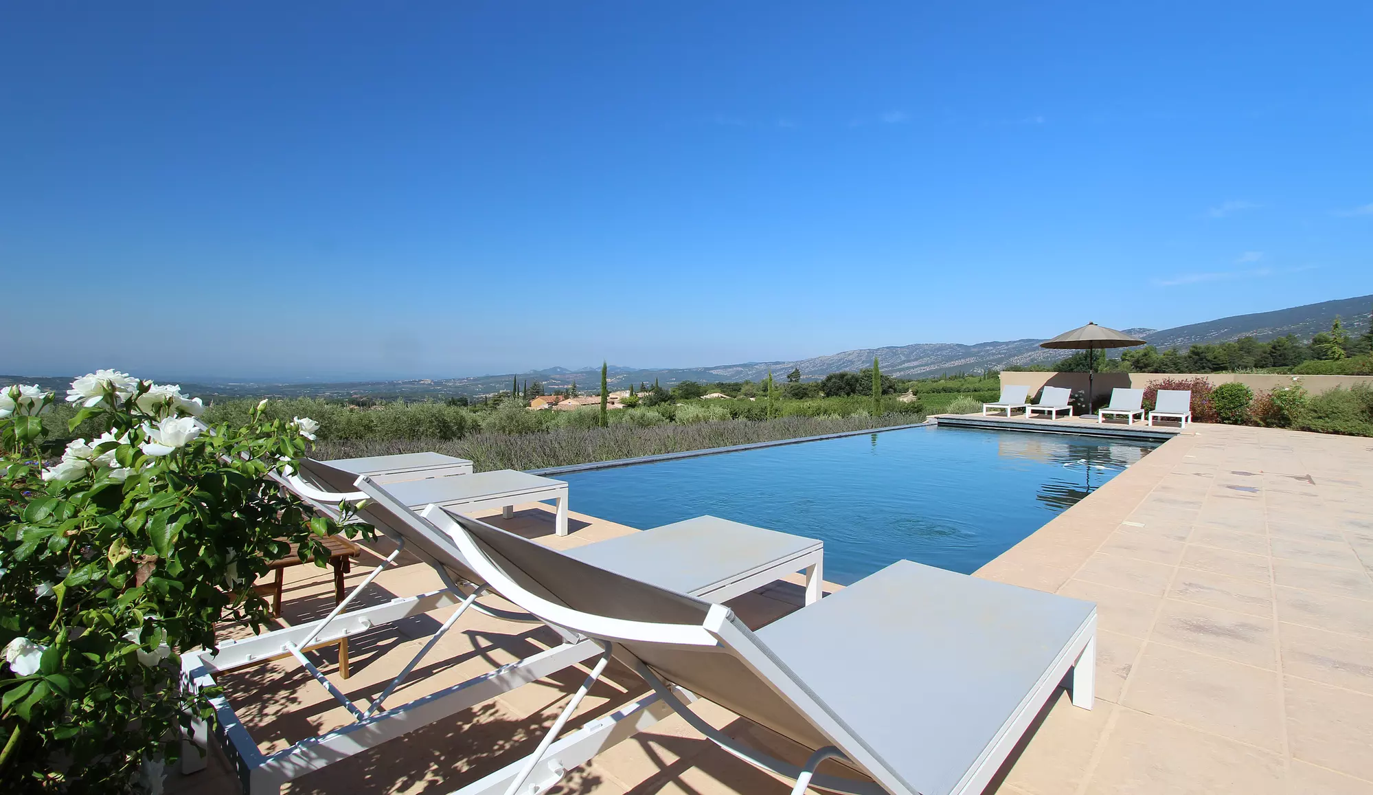 Villa Ventoux, superb modern villa at the foot of the Mont-Ventoux