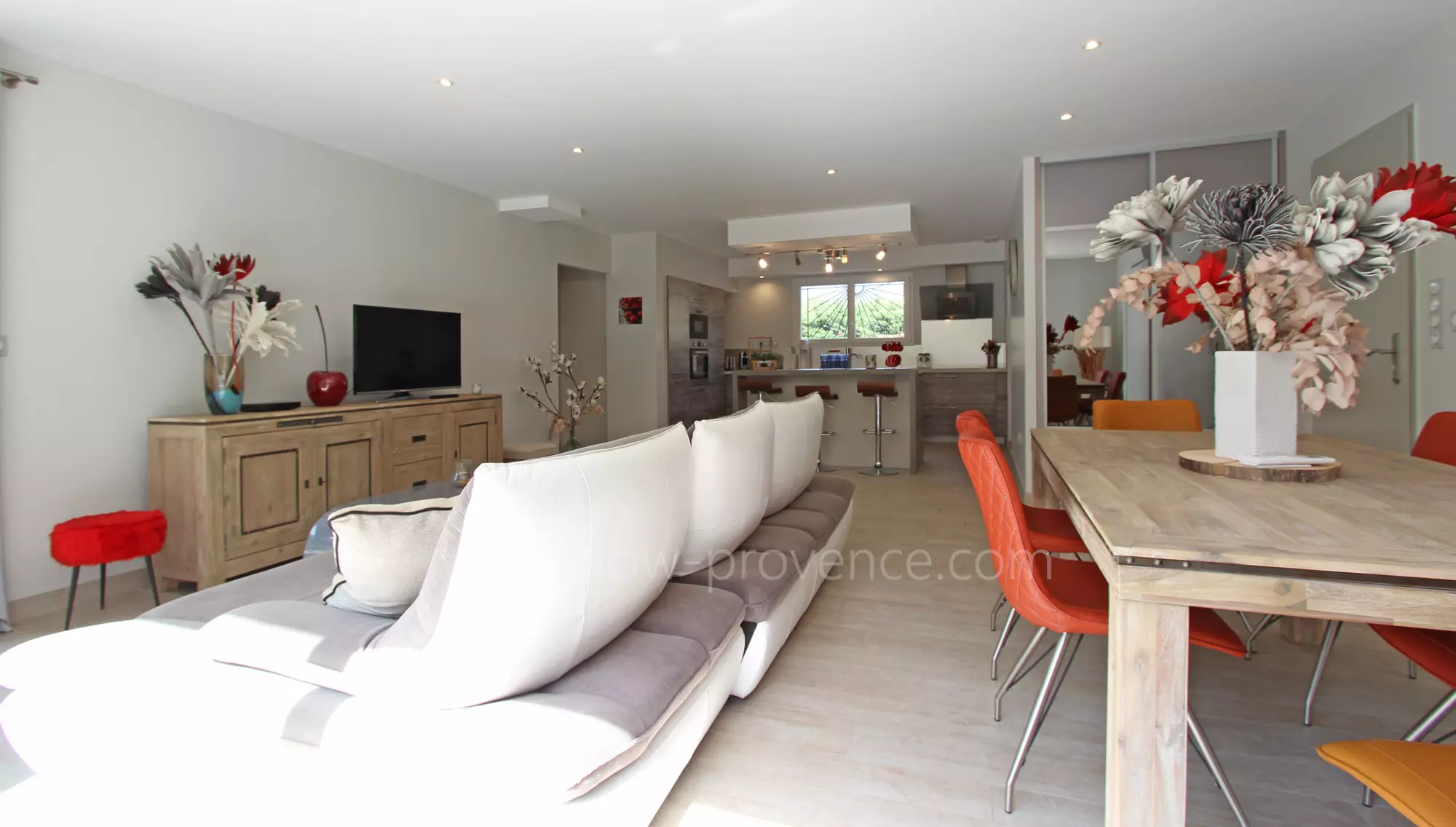 Living room open on the kitchen