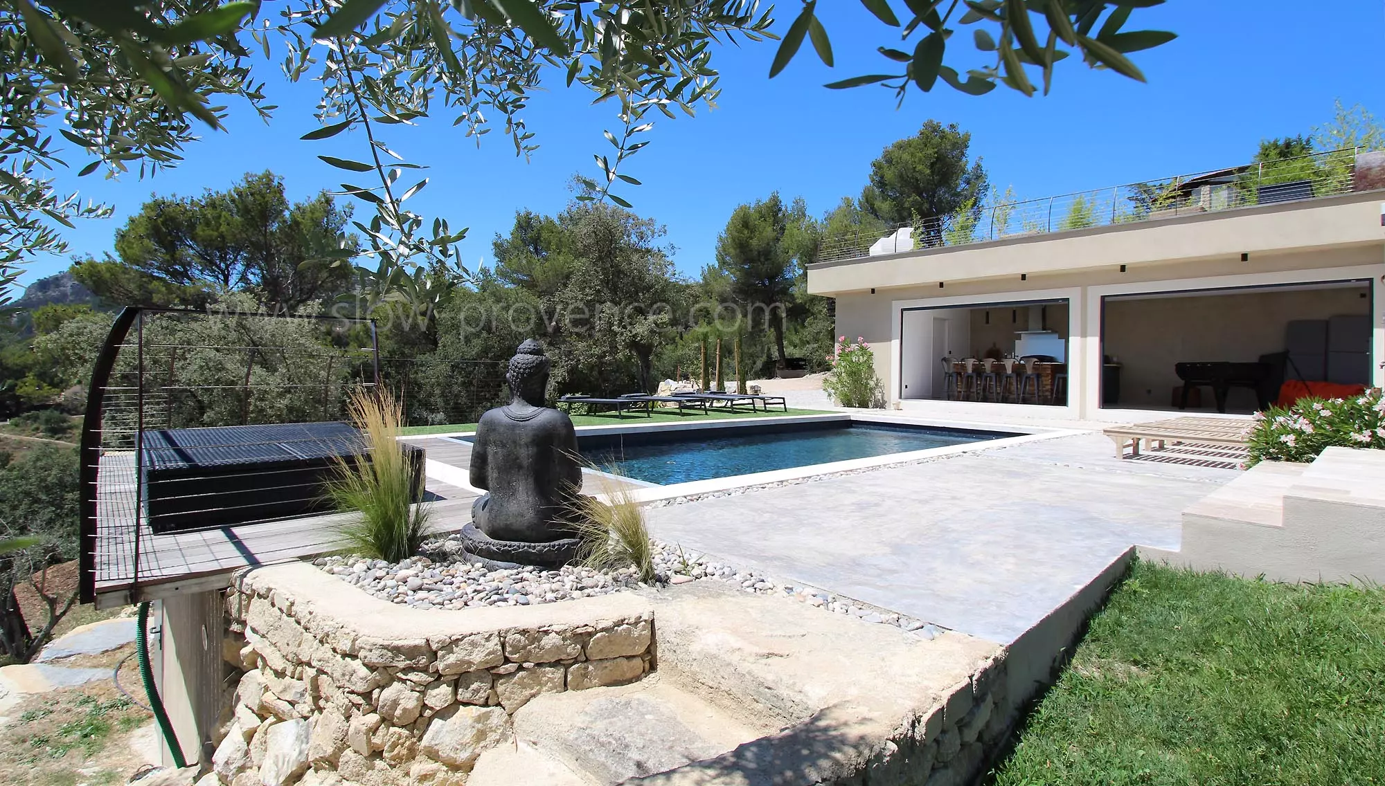 Poolhouse with rooftop terrace