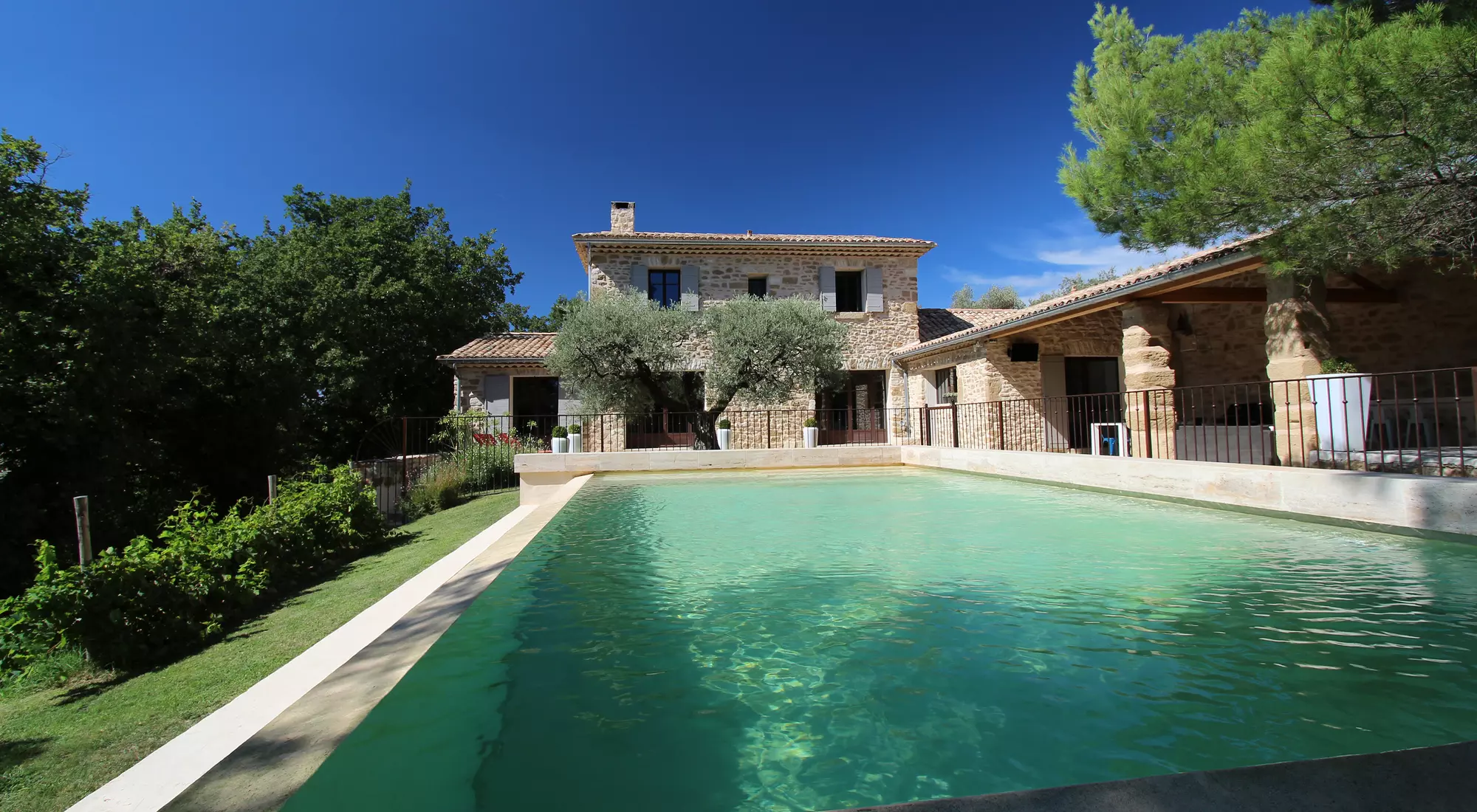 Superb provencal farmhouse