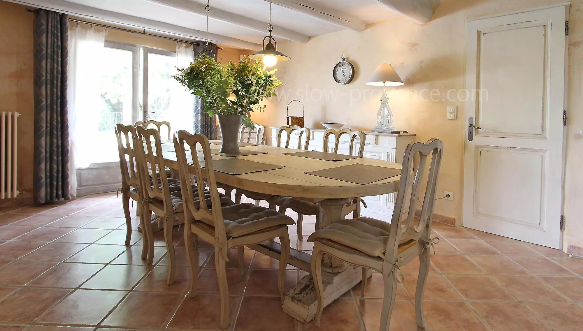 Dining room with access to the garden