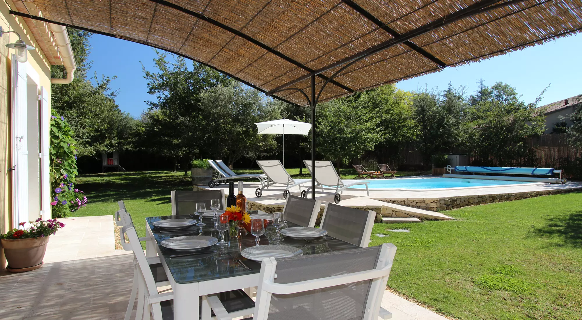 Nice shaded terrace under the arbour