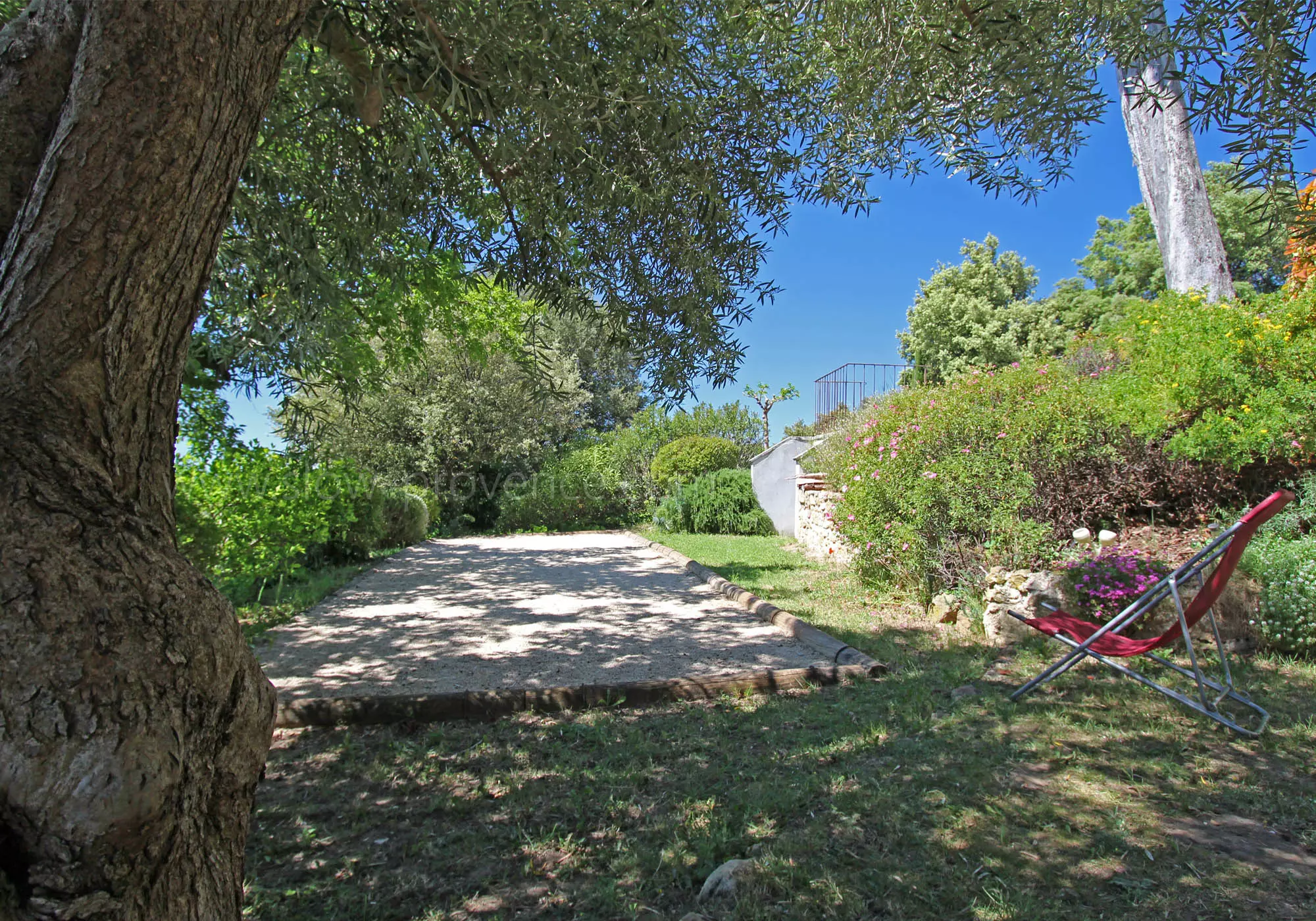 Petanque court