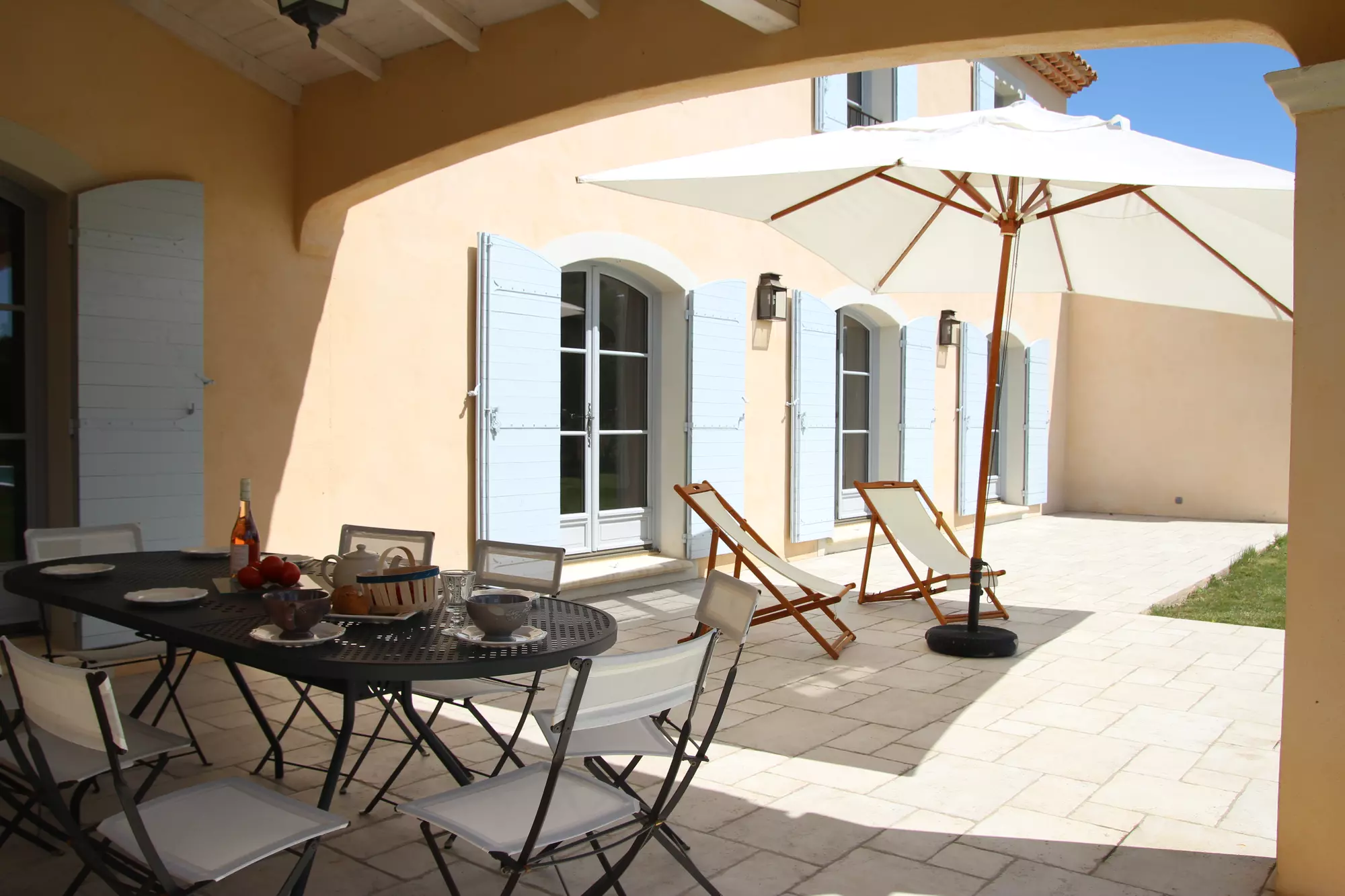 Terrace in front of the kitchen