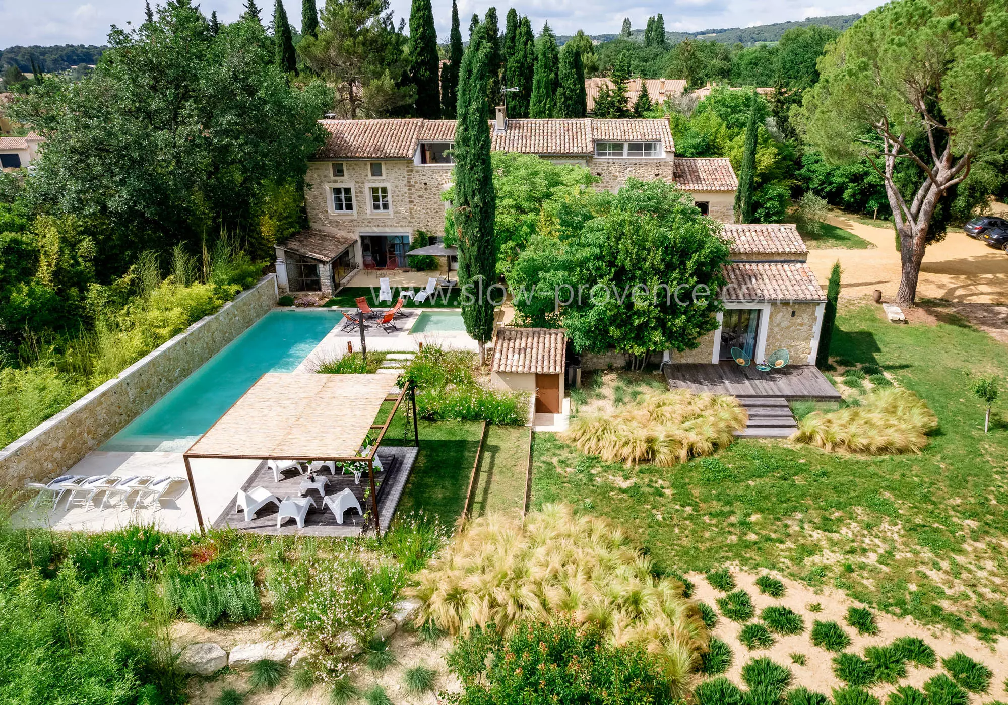 Fabulous Provencal farmhouse close to town