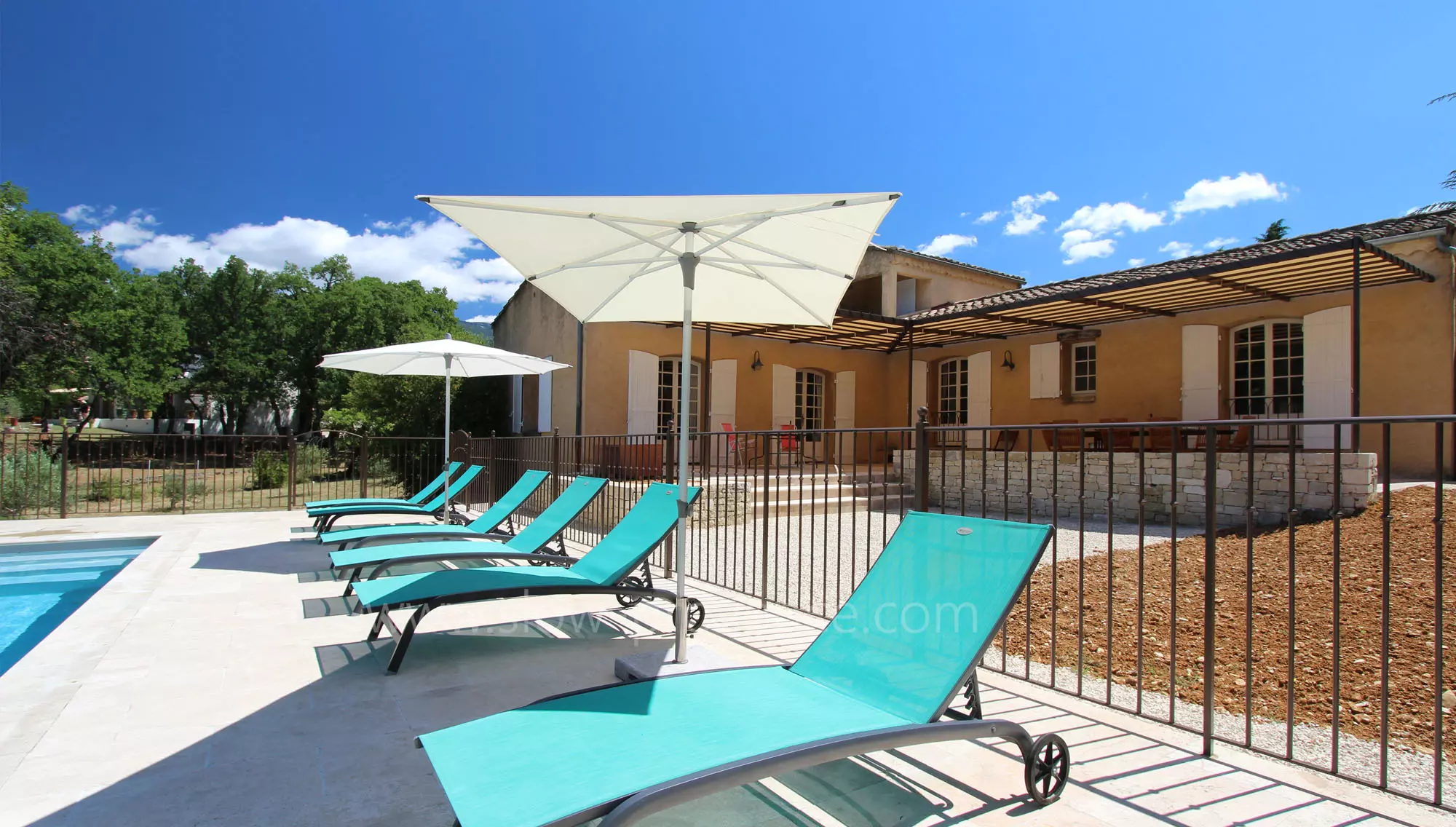 Swimming-pool near the house