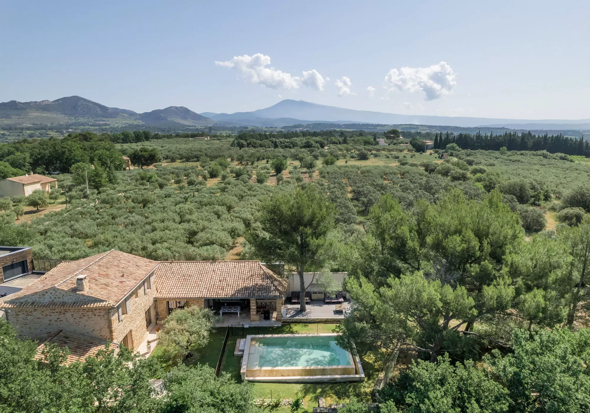 Aerial view of the Mas, located in a quiet residential area not far from the heart of the village